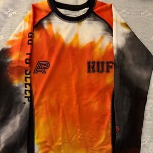Albino Preto x HUF rashguard